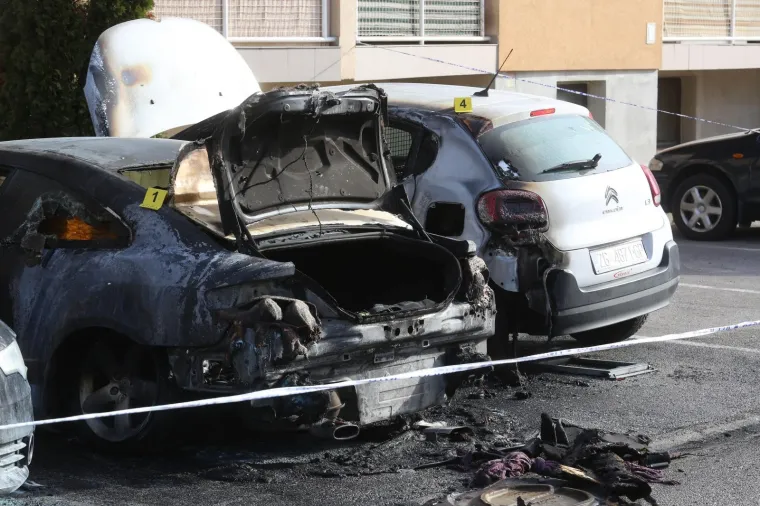 Vatrena stihija: Na zagrebačkom Jaku&scaron;evcu izgorjela čak tri automobila!