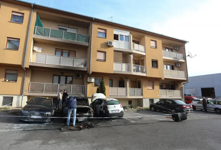 Vatrena stihija: Na zagrebačkom Jaku&scaron;evcu izgorjela čak tri automobila!