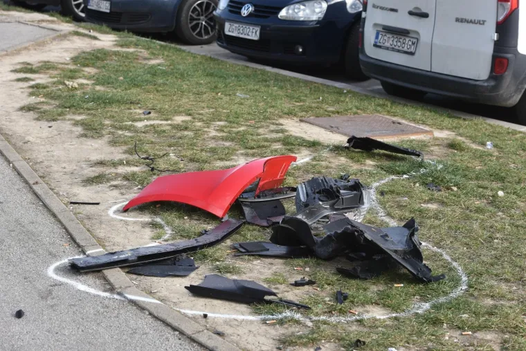 STRA&Scaron;NA NESREĆA U ZAGREBAČKOJ DUBRAVI: U sudaru dvaju automobila ozlijeđeno troje ljudi