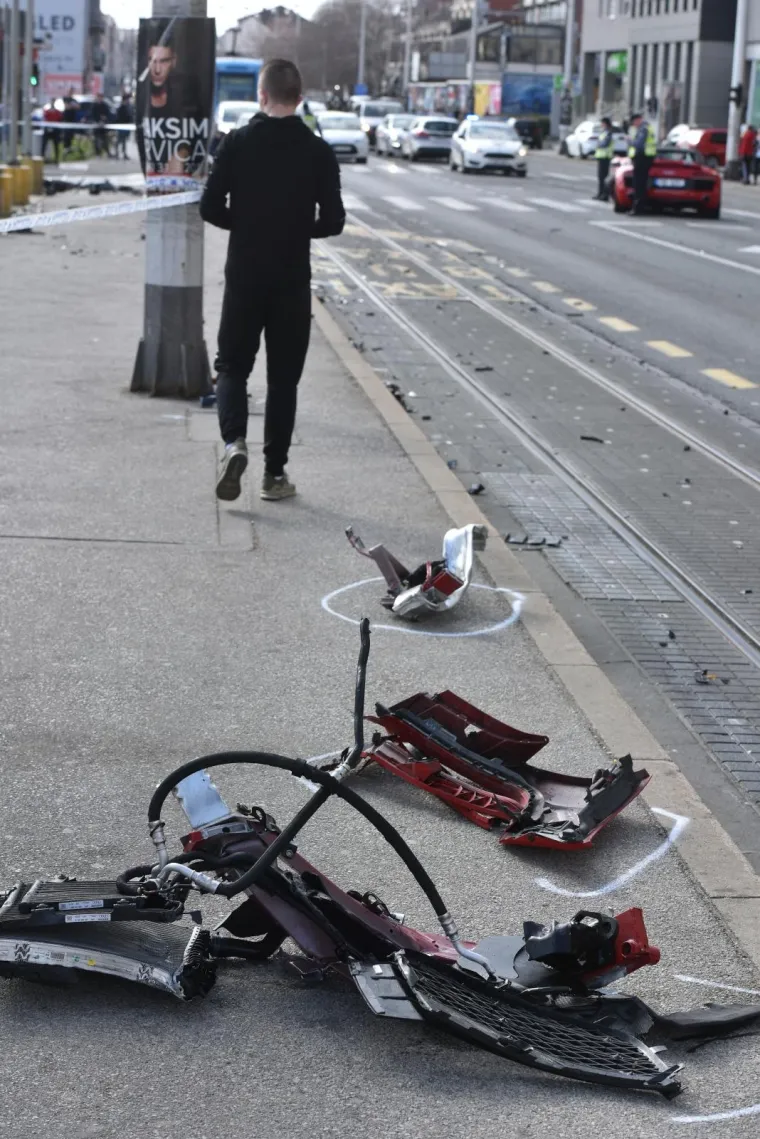 STRA&Scaron;NA NESREĆA U ZAGREBAČKOJ DUBRAVI: U sudaru dvaju automobila ozlijeđeno troje ljudi