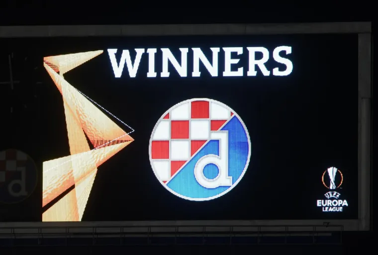 OVAKO SLAVE DINAMOVCI: Nakon posljednjeg sučevog zvižduka, tribine i igrači pali su u trans