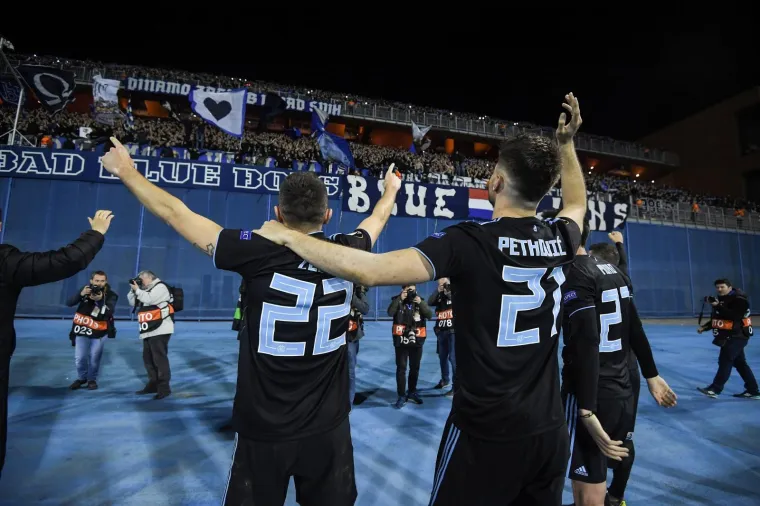 OVAKO SLAVE DINAMOVCI: Nakon posljednjeg sučevog zvižduka, tribine i igrači pali su u trans