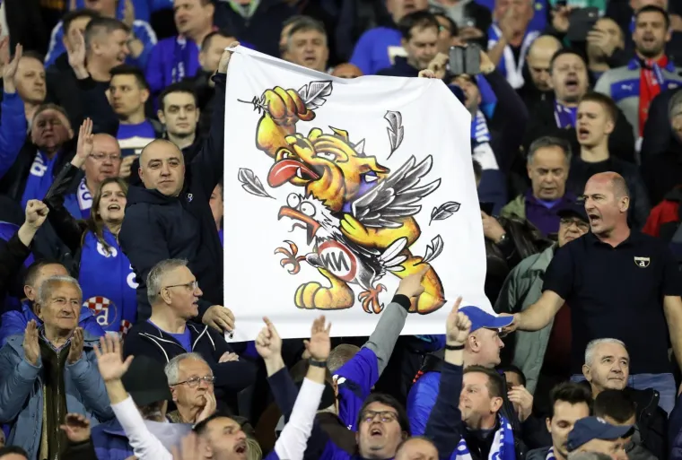 MAKSIMIR GORI, OVO SU PRIZORI ZA POVIJEST: Pogledajte kako su navijači dočekali susret s Benficom