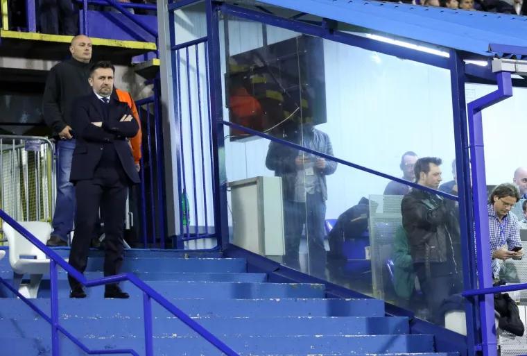 BOYSI POSLALI PORUKU SA SJEVERA: Pogledajte kako izgledaju tribine i od kuda Bjelica prati utakmicu