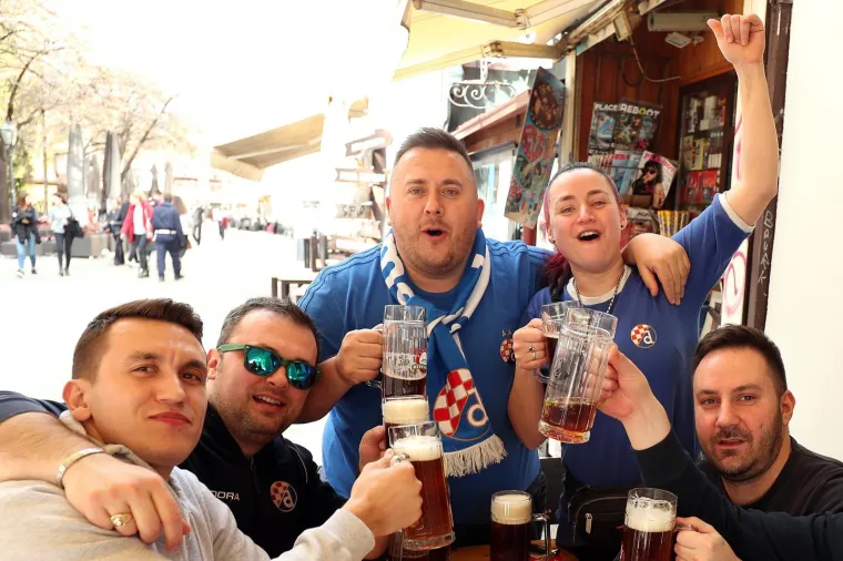 NAVIJAČKA GROZNICA U ZAGREBU: Grad di&scaron;e za Dinamo