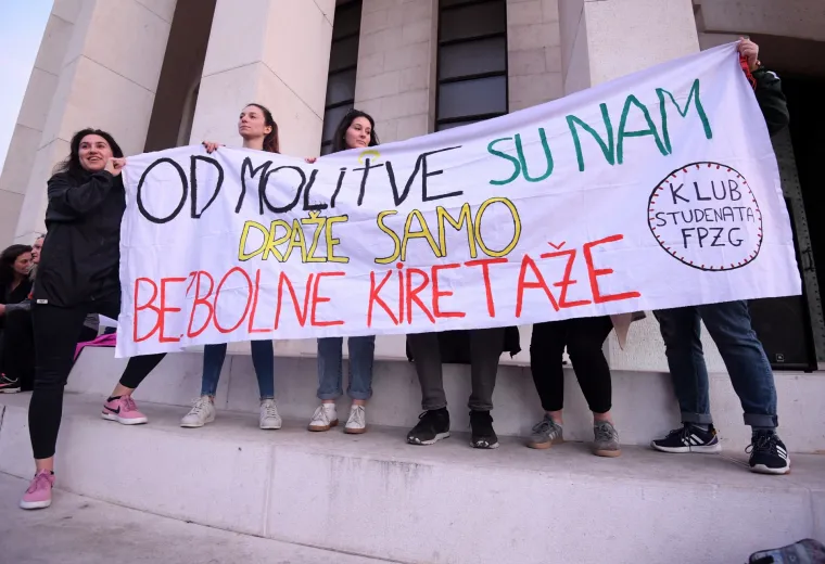 Žene u ovogodi&scaron;njem prosvjednom mar&scaron;u pod sloganom Glasne i borbene
