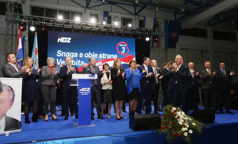 Predizborni skup HDZ-a u Gospiću: I Andrej Plenković do&scaron;ao dati podr&scaron;ku Marijanu Kustiću