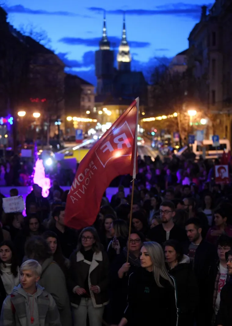 Zagreb: Žene u ovogodi&scaron;njem prosvjednom mar&scaron;u pod sloganom Glasne i borbene