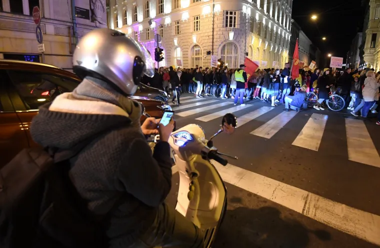 Zagreb: Žene u ovogodi&scaron;njem prosvjednom mar&scaron;u pod sloganom Glasne i borbene