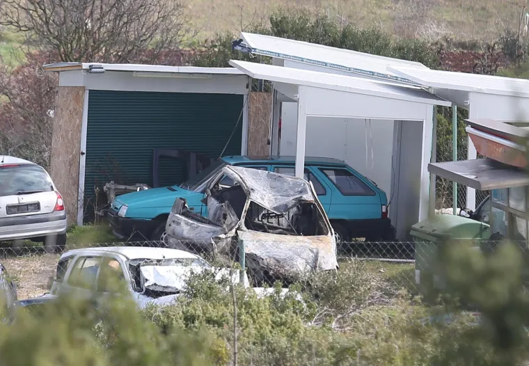 Stravična nesreća kod Primo&scaron;tena: Fiat sletio s ceste i zapalio se, djevojka izgorjela u autu