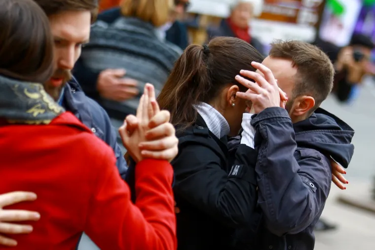 Nedjeljno jutro ljepše je uz ples: Zaplesali tango nasred Cvjetnog trga