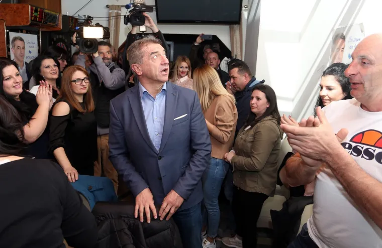 Pogledajte atmosferu u stožerima nakon objave rezultata bitke za Liku