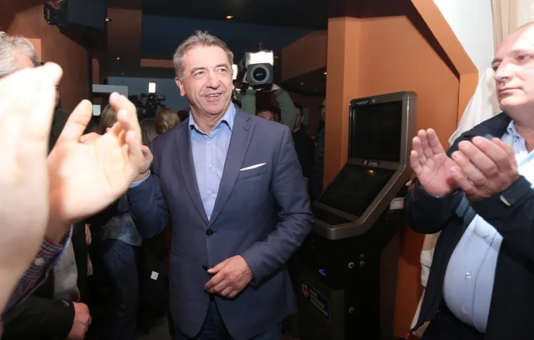 Pogledajte atmosferu u stožerima nakon objave rezultata bitke za Liku