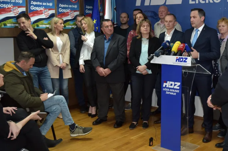 Pogledajte atmosferu u stožerima nakon objave rezultata bitke za Liku