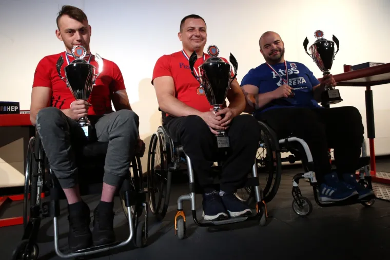 Grad Sinj ugostio najbolje obarače ruke: 'Tehnika i čvrstina su najvažniji, kile uopće ne igraju ulogu'