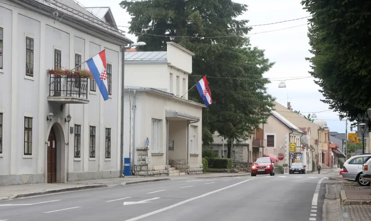 Nekad je HDZ u Lici osvajao 22 tisuće glasova, a sada slave kada dobiju tri puta manje!