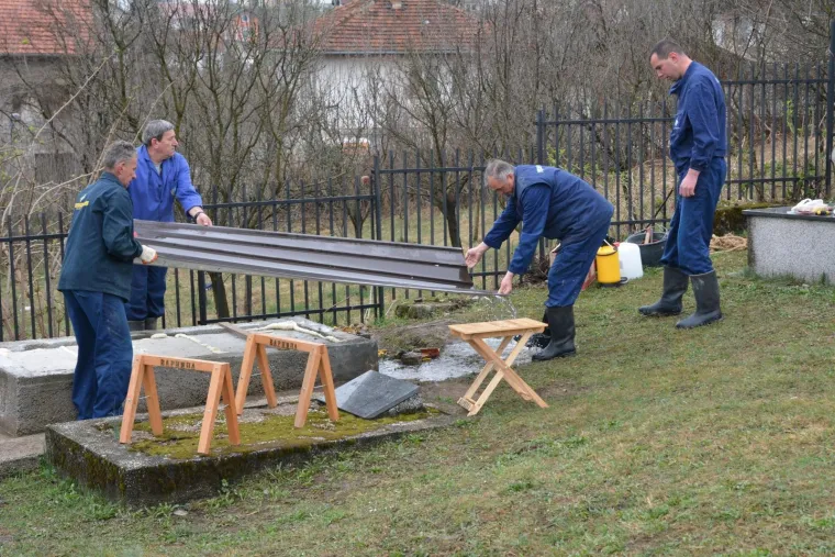 Ekshumirano tijelo Davida Dragičevića, majka jedva stajala na nogama: 'Ne znam kako ću ovo preživjeti'