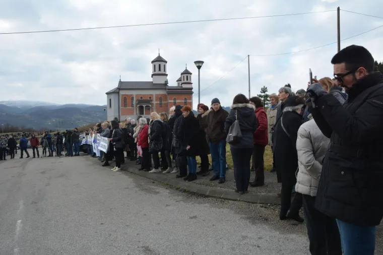 Ekshumirano tijelo Davida Dragičevića, majka jedva stajala na nogama: 'Ne znam kako ću ovo preživjeti'