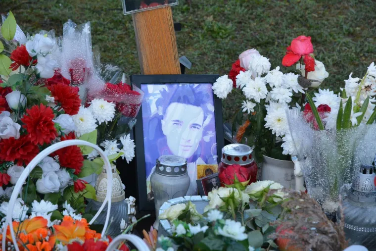 Ekshumirano tijelo Davida Dragičevića, majka jedva stajala na nogama: 'Ne znam kako ću ovo preživjeti'