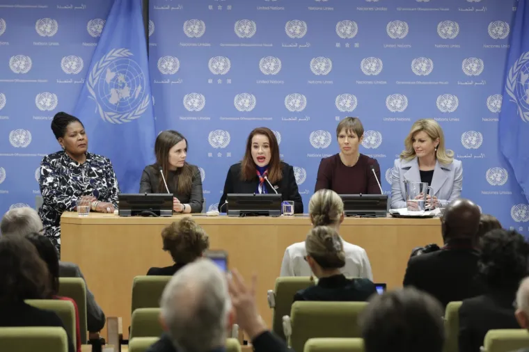 U povodu primopredaje dužnosti, Grabar-Kitarović je kazala je kako joj je izuzetna čast preuzeti dužnost predsjedateljice Vijeća žena svjetskih lidera od litavske predsjednice, istaknute žene i političarke.