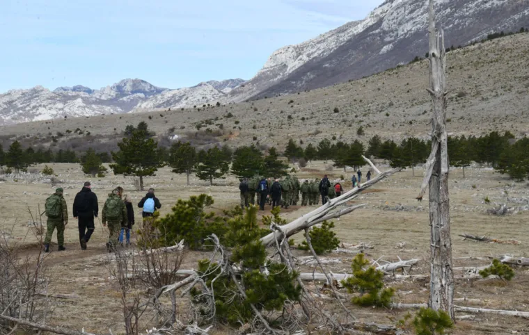 Neizmjerno je volio Velebit: Njegovi suborci odali su mu počast hodnjom po njegovoj planini
