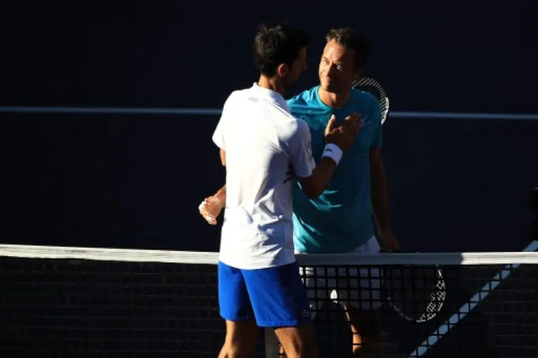 NOLE MAJSTORE, PA ŠTO SE DOGODILO? Đokovićevo iznenađujuće posrnuće u fotografijama