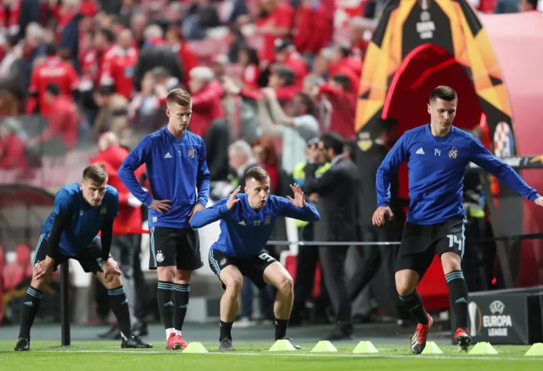 Oko 2000 navijača stiglo je podržati Dinamo u Lisabon, sve oči bile su uprte u jednu djevojku