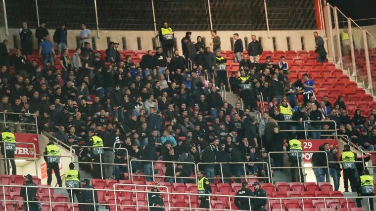 Oko 2000 navijača stiglo je podržati Dinamo u Lisabon, sve oči bile su uprte u jednu djevojku