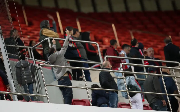 Portugalski navijači provocirali Dinamove torcidinom zastavom