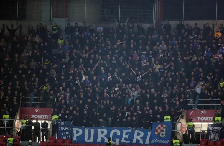 Modri pred oko 1000 navijača Dinama juri&scaron;aju prema četvrtfinalu natjecanja, imaju aktivan rezultat i prednost od 1-0 iz prvog susreta u Zagrebu.