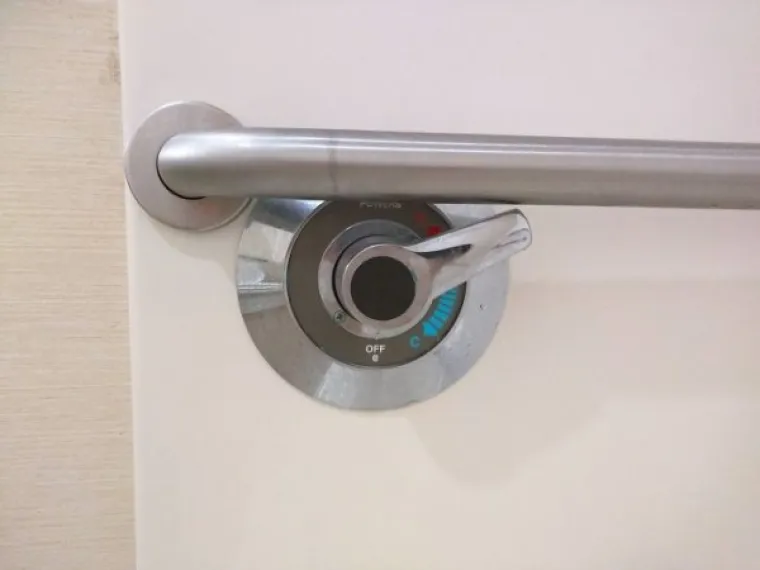 Prilično originalan način da gosti ne tro&scaron;e toplu vodu.