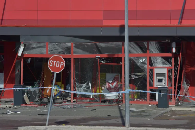 BOMBA EKSPLODIRALA U SKLOPU TRGOVINE, GRAĐANI &Scaron;OKIRANI: Tko je postavio eksplozivnu napravu u Zadru?