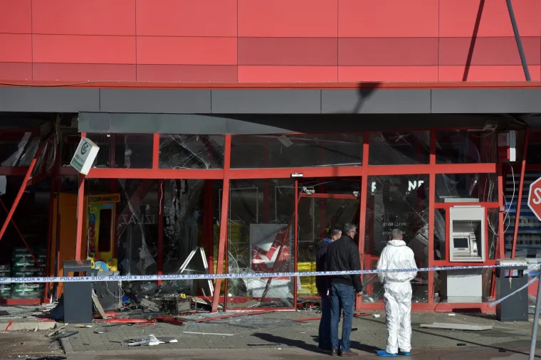 BOMBA EKSPLODIRALA U SKLOPU TRGOVINE, GRAĐANI &Scaron;OKIRANI: Tko je postavio eksplozivnu napravu u Zadru?