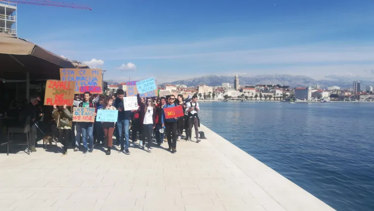 Prosvjed je organiziran putem Facebook stranice 'School Strike 4 Climate Croatia'