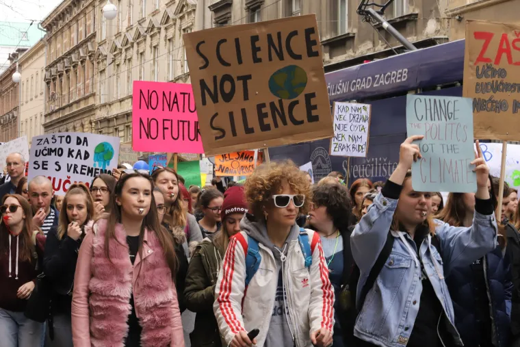 Mladi su osvjetlili obraz Hrvatske: Pogledajte &scaron;to smo sve zabilježili na prosvjedu učenika za klimu