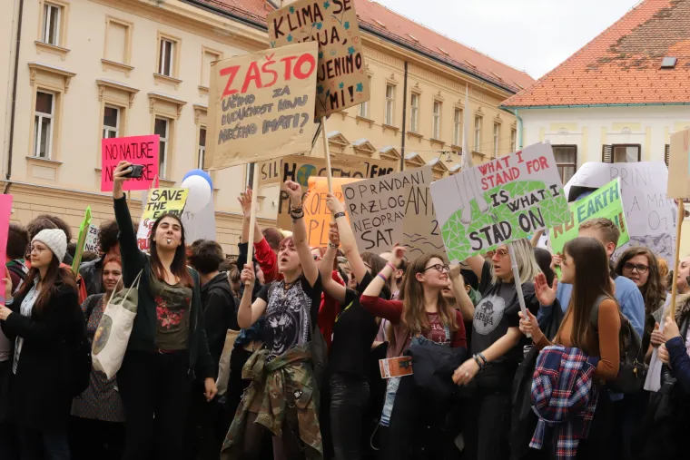 Mladi su osvjetlili obraz Hrvatske: Pogledajte &scaron;to smo sve zabilježili na prosvjedu učenika za klimu