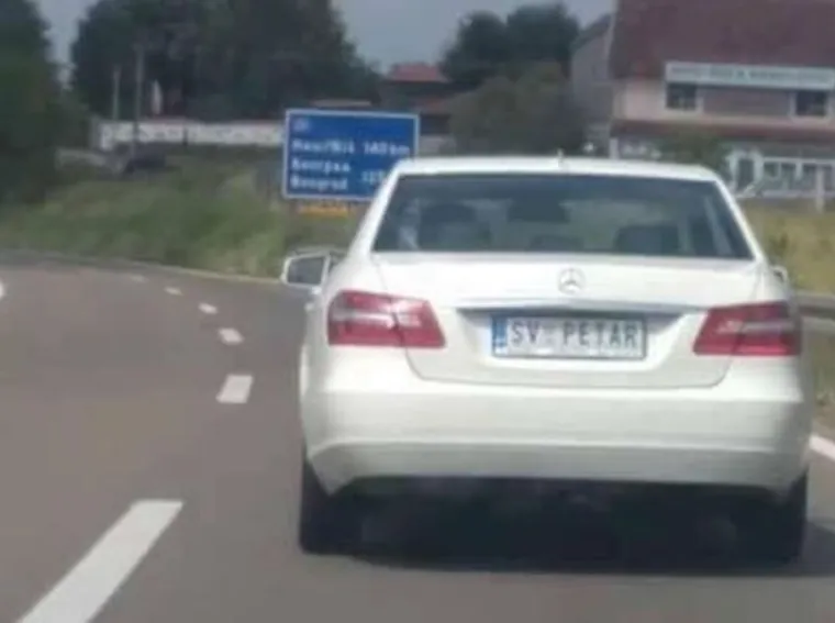 Ovi su si vozači stvarno dali truda: 20 najma&scaron;tovitijih registarskih tablica u regiji