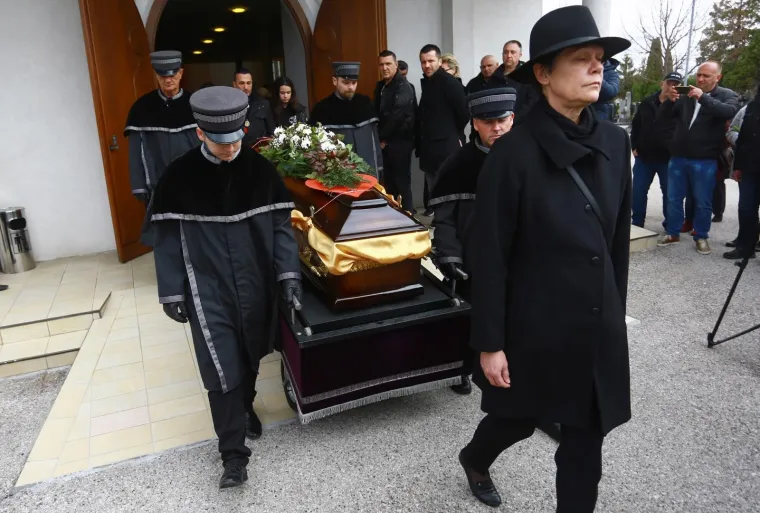 U BEČKOM NOVOM MJESTU POKOPAN DAVID: 'Nadam se da će moje dijete ovdje konačno naći spokoj'