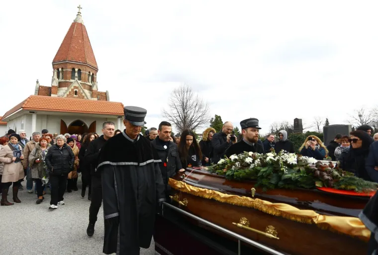 U BEČKOM NOVOM MJESTU POKOPAN DAVID: 'Nadam se da će moje dijete ovdje konačno naći spokoj'