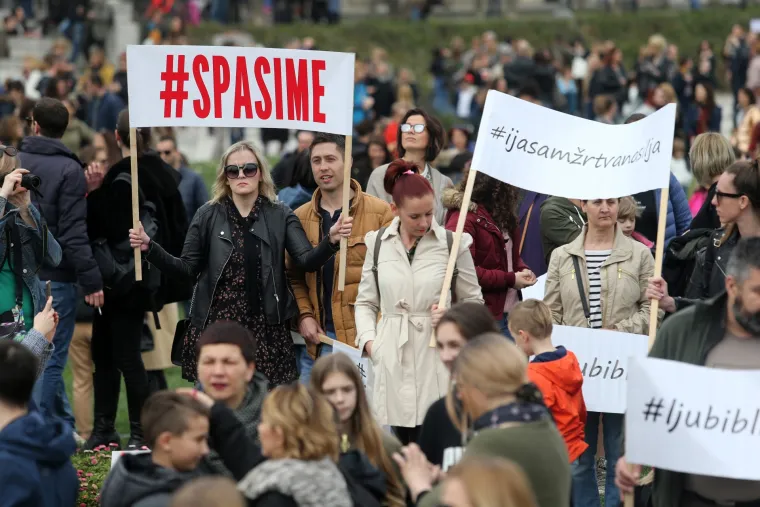 Prosvjed #spasime: Tomislavov trg u Zagrebu pun ljudi, do&scaron;ao i Plenković