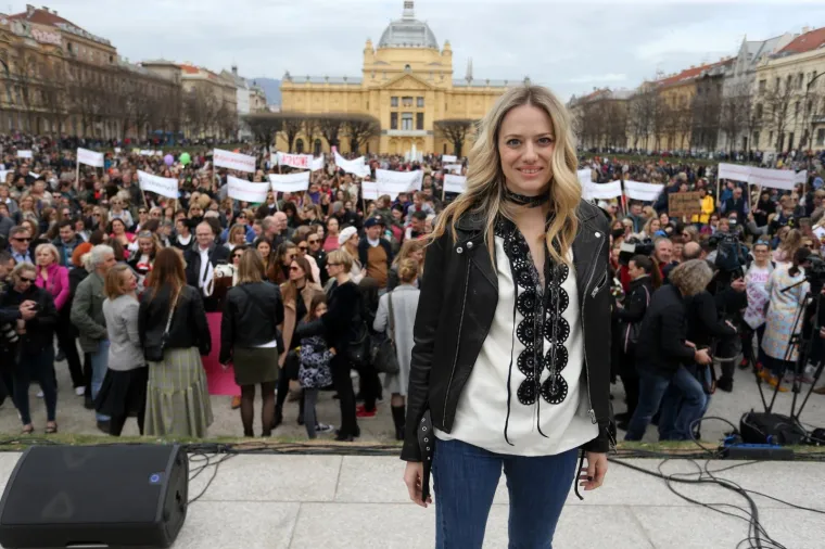 [FOTO] VELIKI PROSVJED #SPASIME U ZAGREBU: Okupile se brojne poznate osobe, pridružio se i Plenković