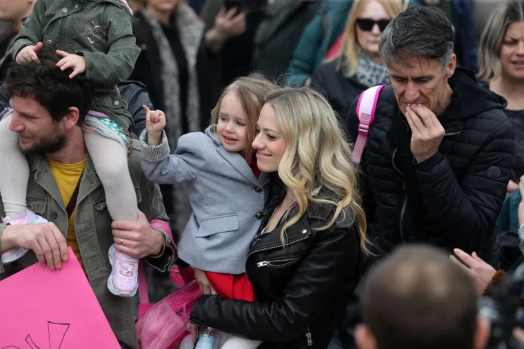 [FOTO] VELIKI PROSVJED #SPASIME U ZAGREBU: Okupile se brojne poznate osobe, pridružio se i Plenković