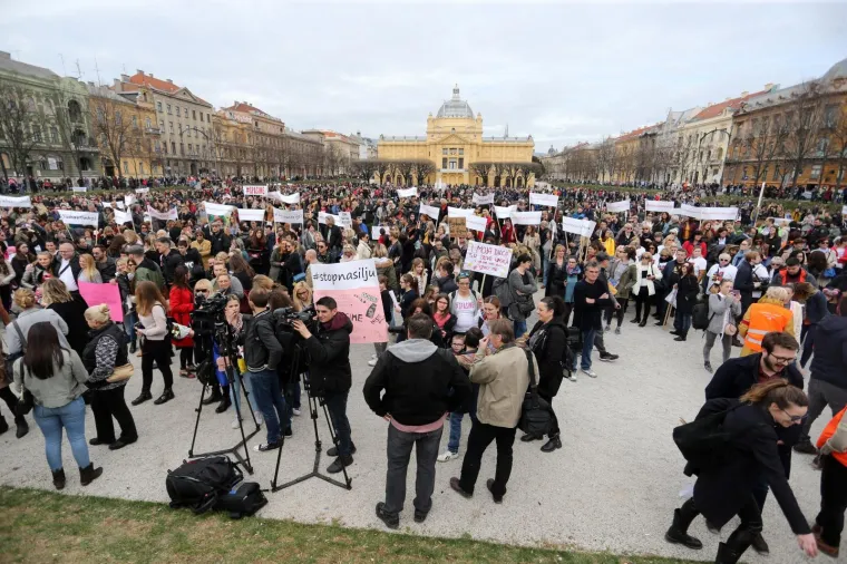 [FOTO] VELIKI PROSVJED #SPASIME U ZAGREBU: Okupile se brojne poznate osobe, pridružio se i Plenković