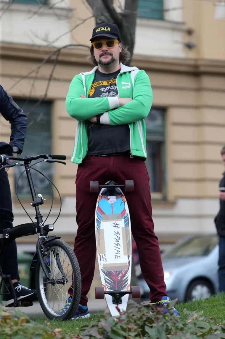 [FOTO] VELIKI PROSVJED #SPASIME U ZAGREBU: Okupile se brojne poznate osobe, pridružio se i Plenković