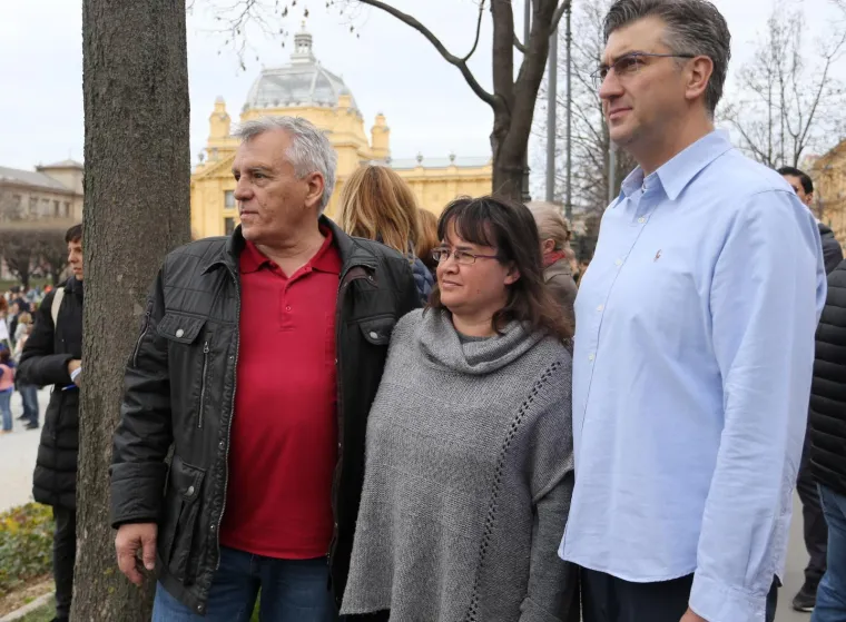 [FOTO] VELIKI PROSVJED #SPASIME U ZAGREBU: Okupile se brojne poznate osobe, pridružio se i Plenković