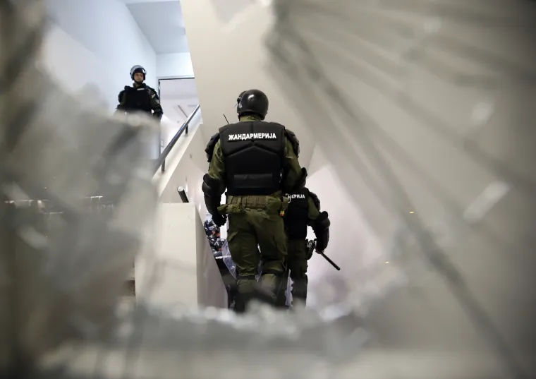Pogledajte kako izgleda zgrada RTS-a nakon upada prosvjednika i sukoba s policijom