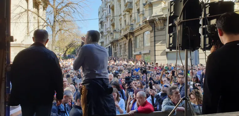 Vučić poručio prosvjednicima: 'Nai&scaron;li ste na nekoga tko vam se ne pla&scaron;i reći u lice da se najgore lopuže'