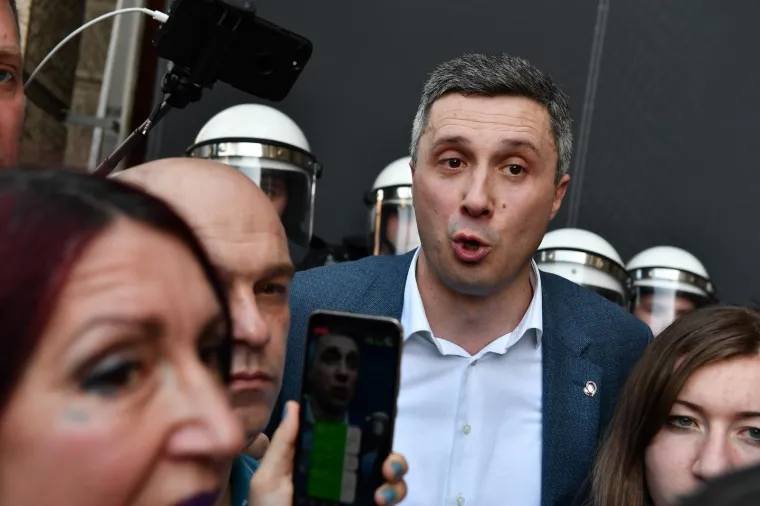 Vučić poručio prosvjednicima: 'Nai&scaron;li ste na nekoga tko vam se ne pla&scaron;i reći u lice da se najgore lopuže'