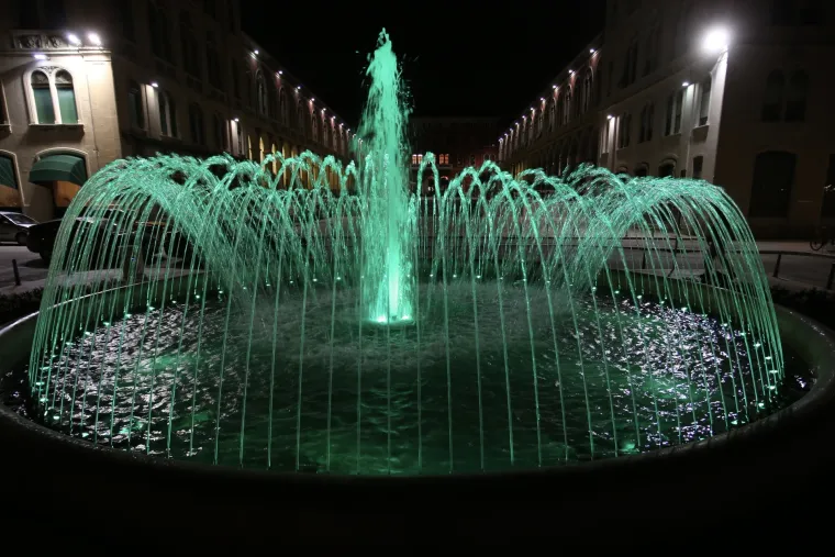 Split: Fontana na rivi obojena u zeleno u čast svetog Patrika