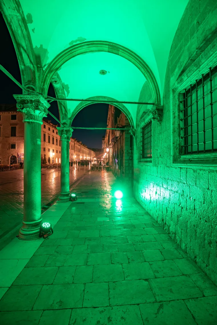 Dubrovačka palača Sponza osvanula u zelenoj boji